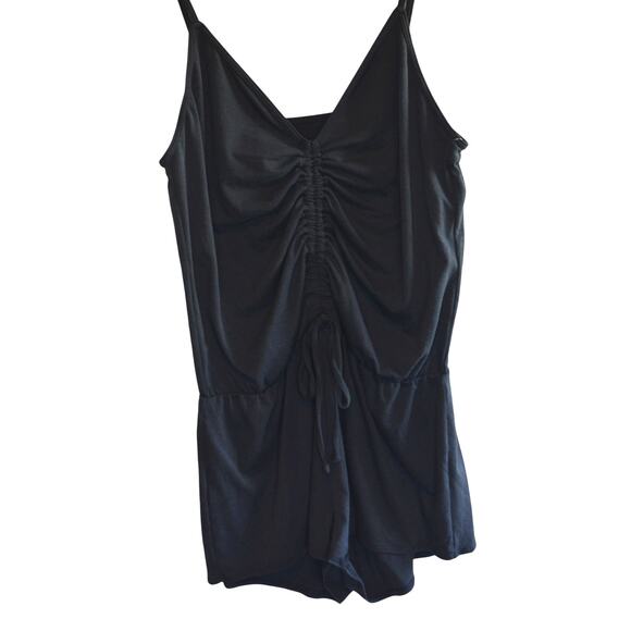 Salt + Cove Juniors' V-Neck Front-Cinch Sleeveless Romper In Black - Picture 2 of 5